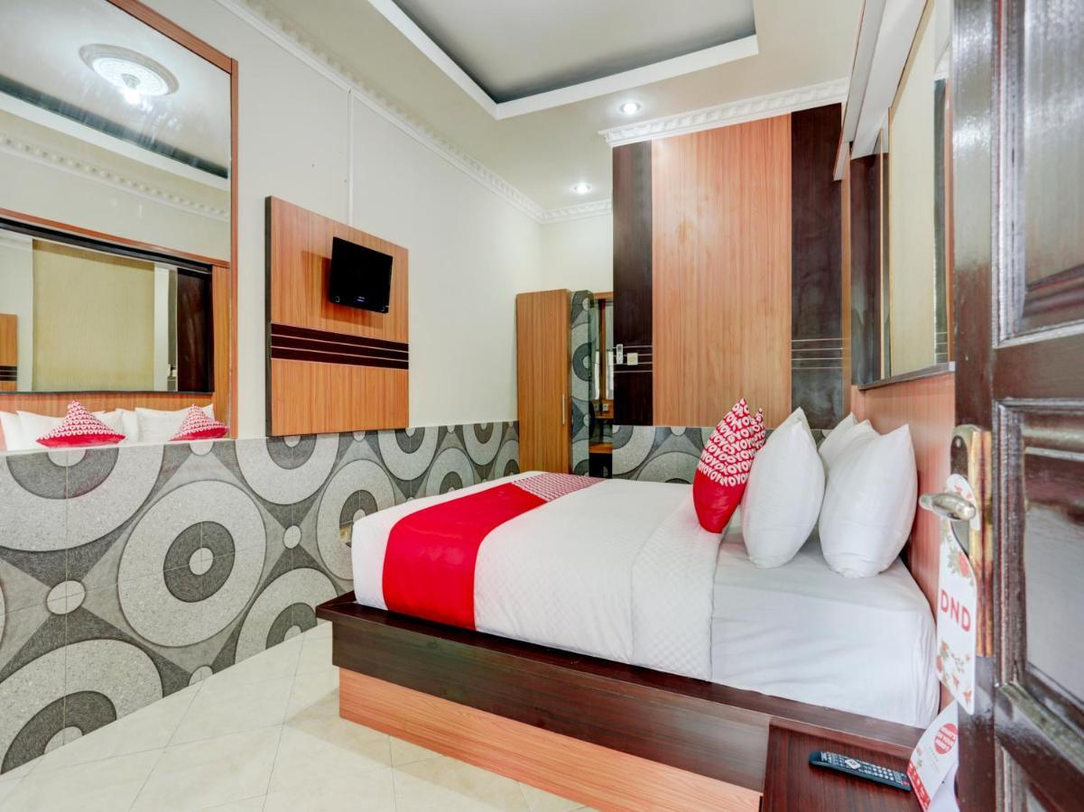 Oyo 90131 Liberty Guest House Sempidi Exterior photo