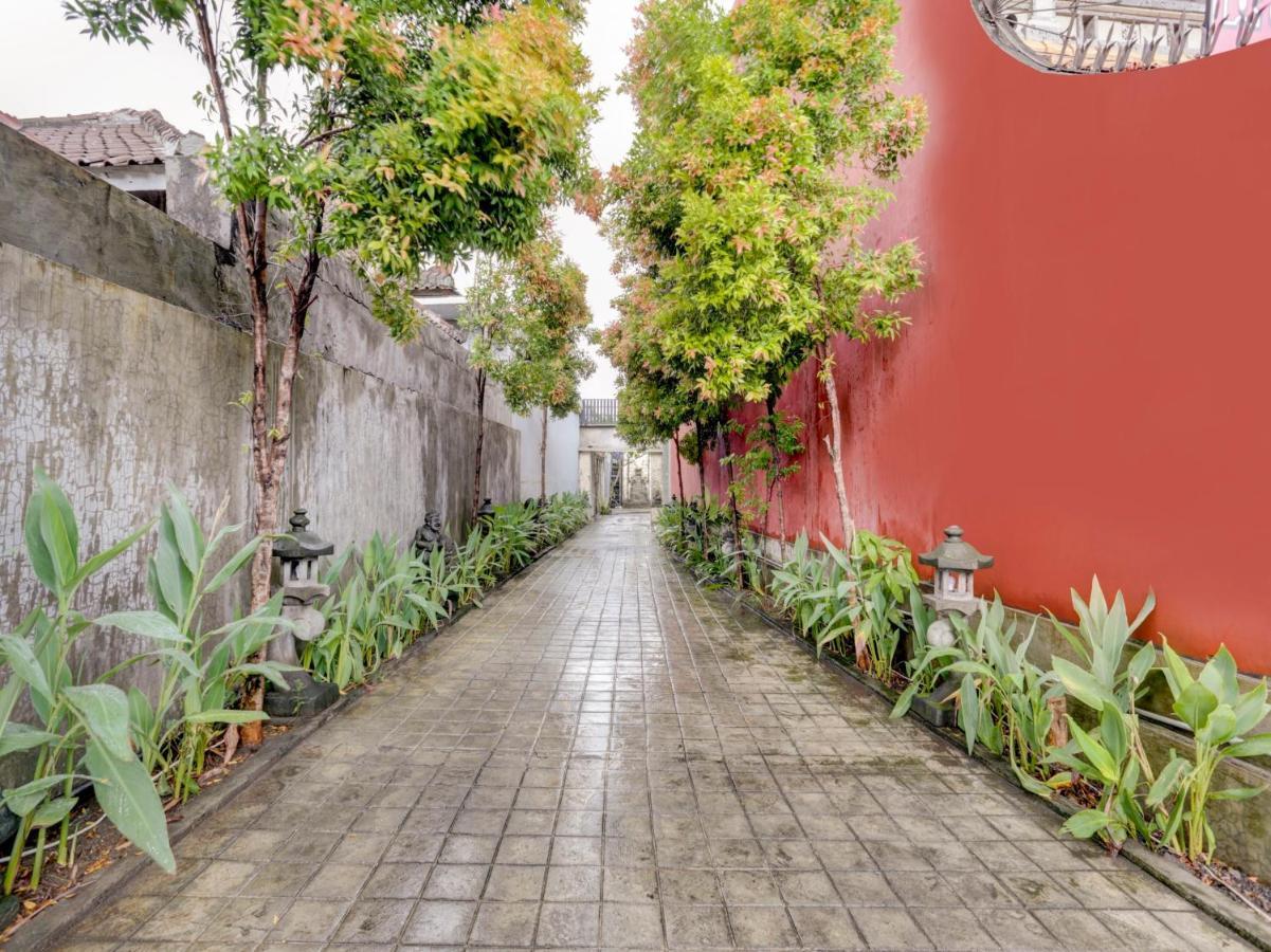 Oyo 90131 Liberty Guest House Sempidi Exterior photo